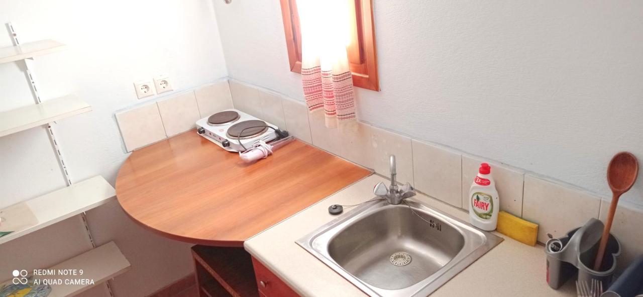 Isavella's Apartment Schoinoussa Esterno foto